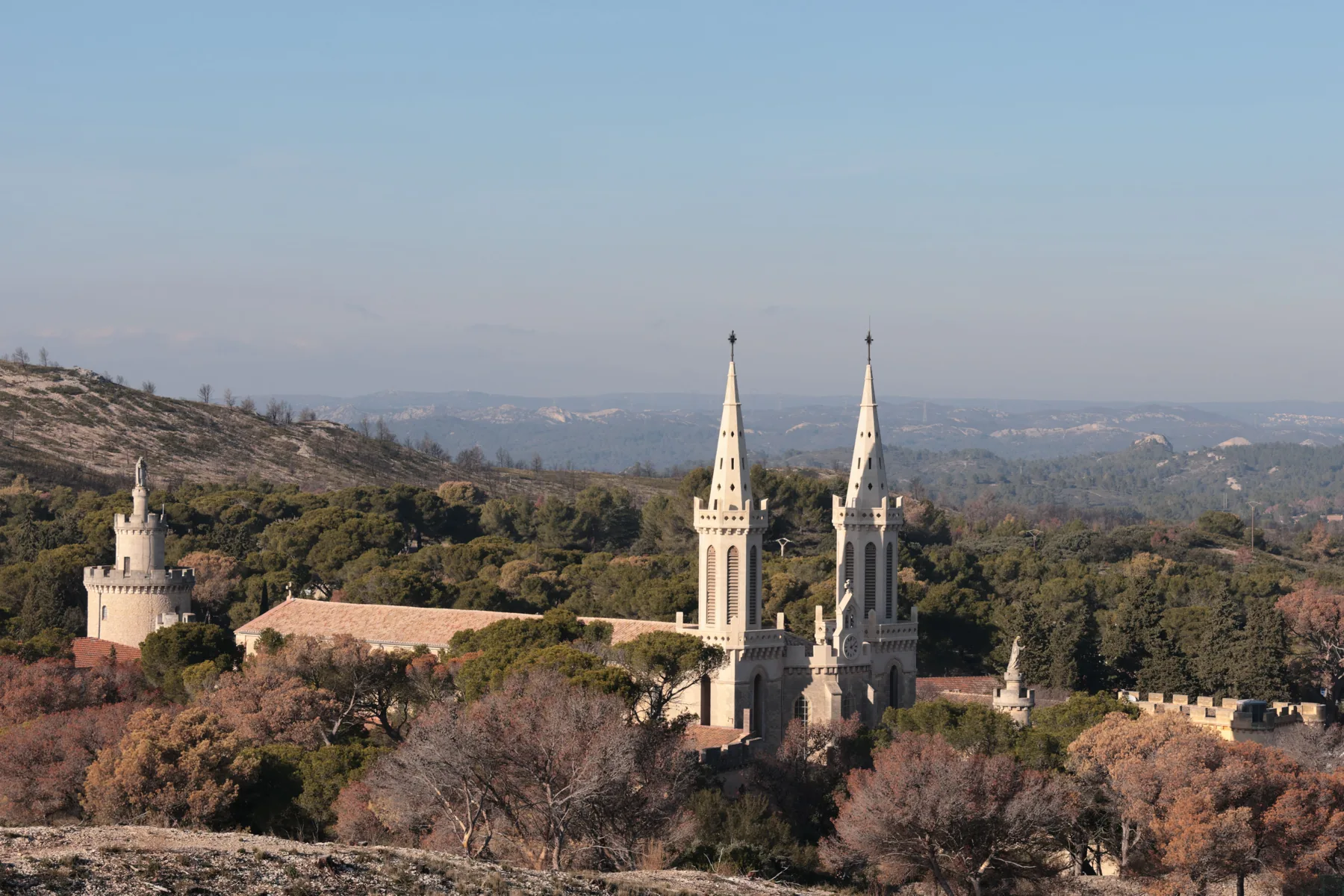 L’abbaye de Saint-Michel de Frigolet dans la Montagnette